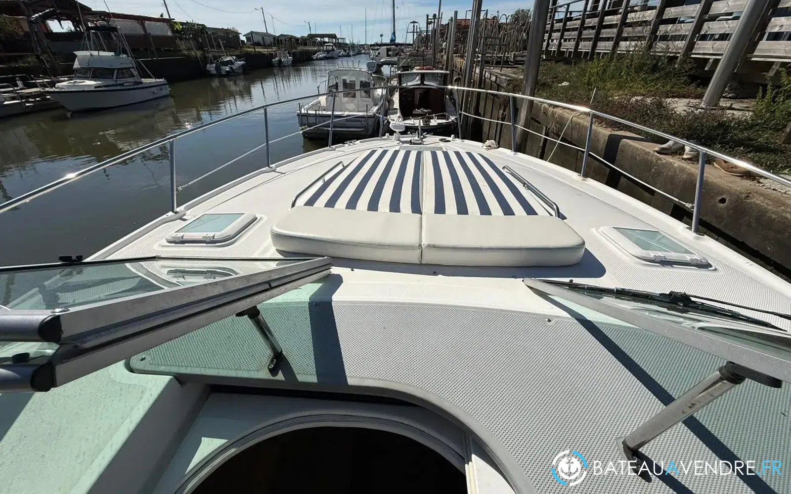 slider 6 Bayliner 325 Sb
