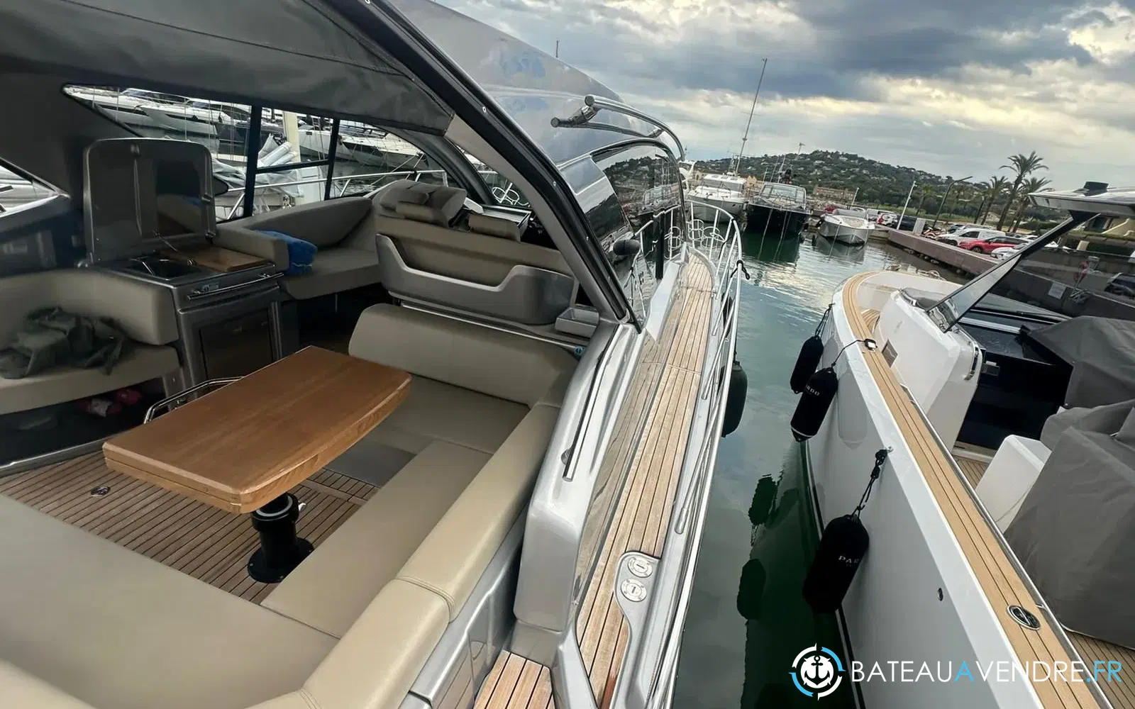 slider 9 Cranchi M 44 Hard Top