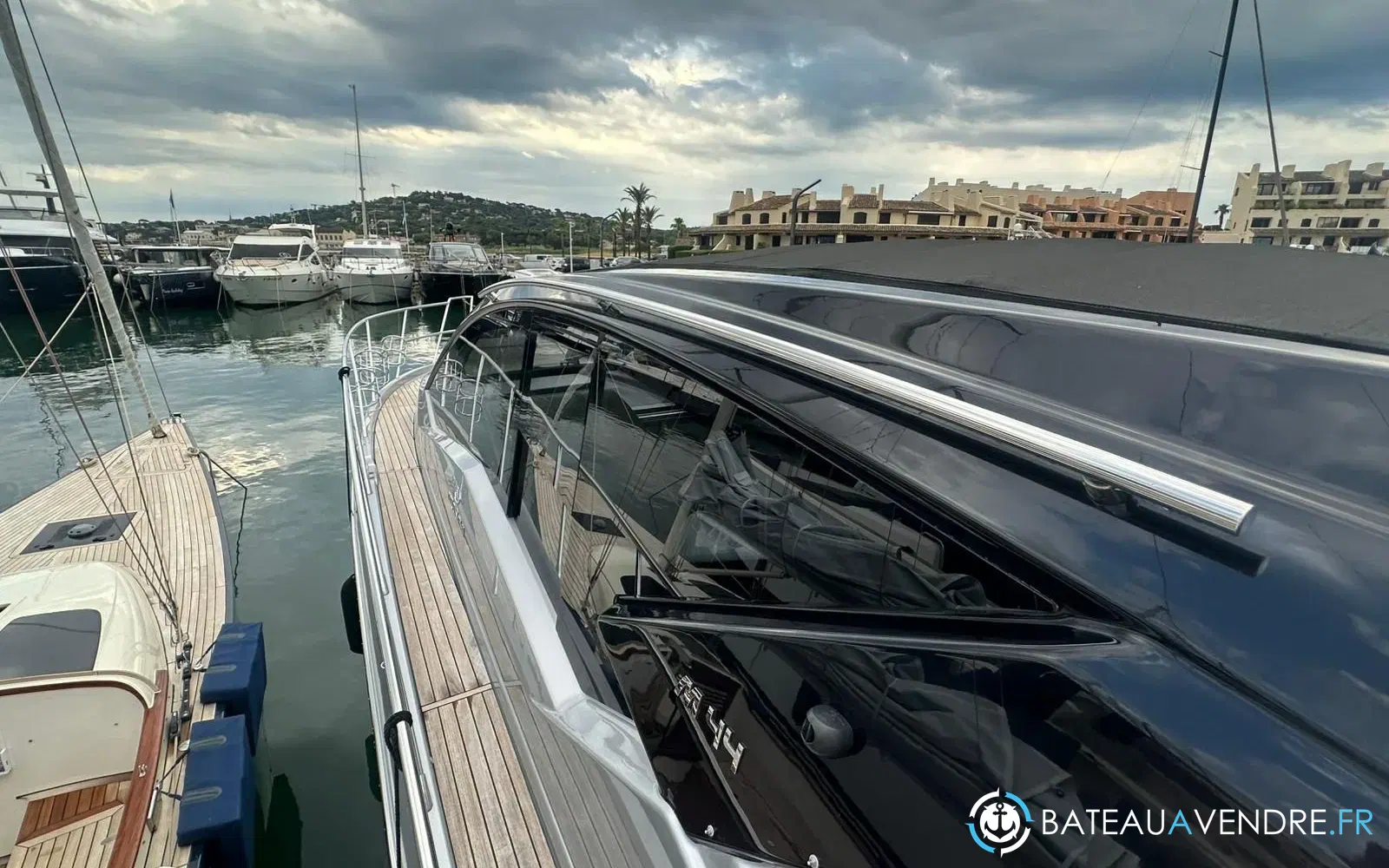 slider 10 Cranchi M 44 Hard Top