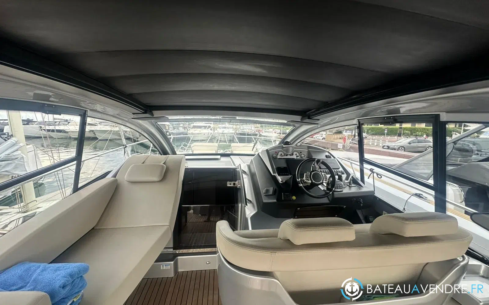 slider 14 Cranchi M 44 Hard Top