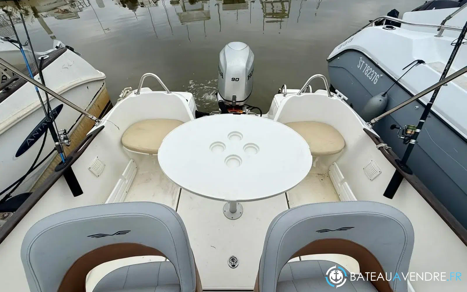 slider 10 Beneteau Flyer 550 Open