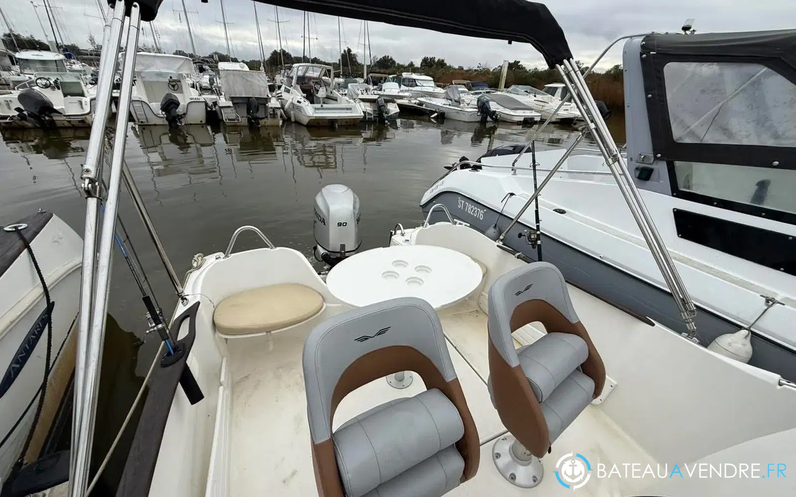 slider 4 Beneteau Flyer 550 Open