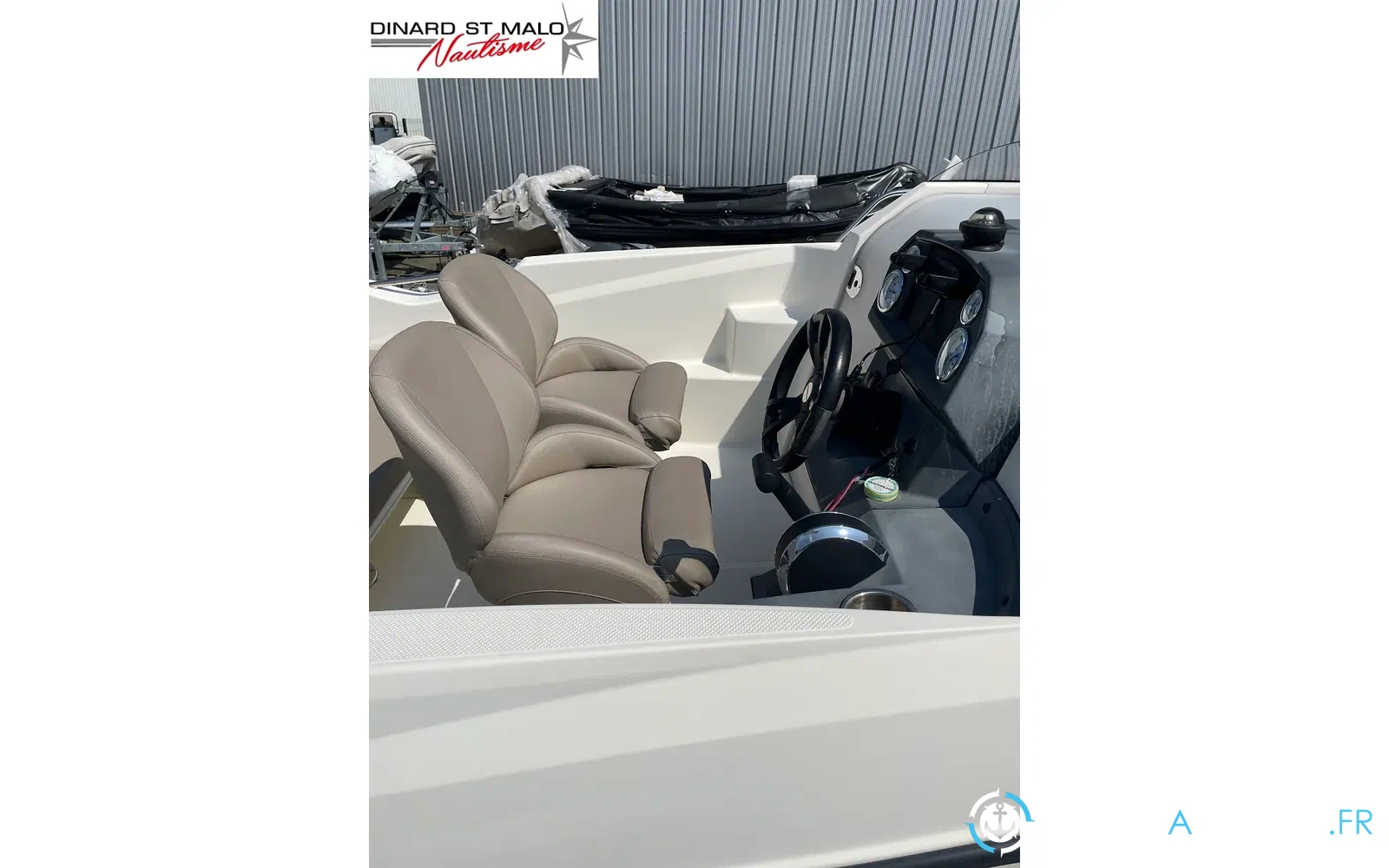 slider 3 Quicksilver Activ 555 Cabin