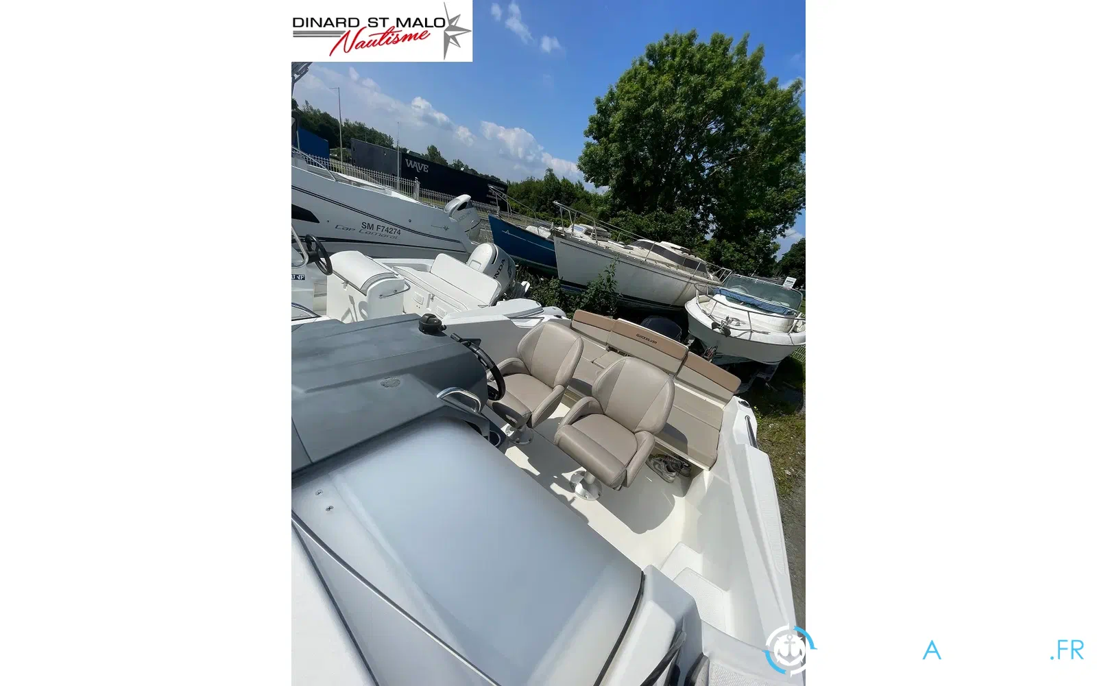 slider 8 Quicksilver Activ 555 Cabin