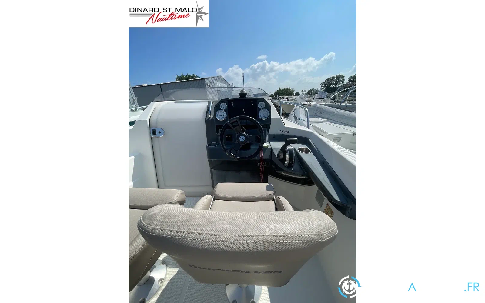 slider 10 Quicksilver Activ 555 Cabin