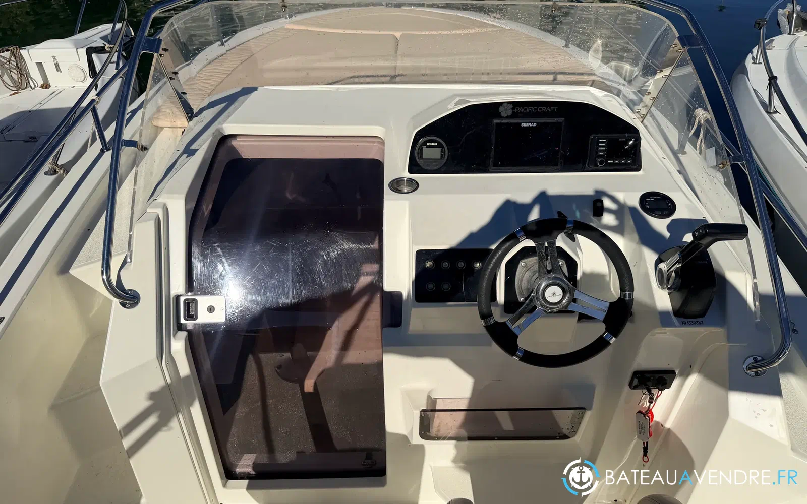 slider 5 Pacific Craft 700 SC