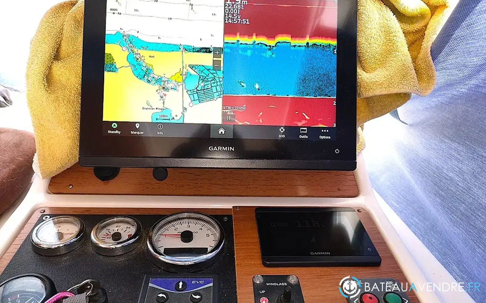 slider 33 Beneteau Antares 760