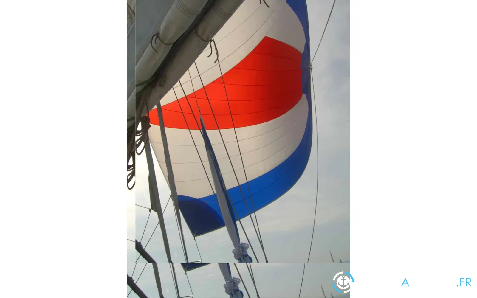 slider 4 Blue Water Vagabond 47