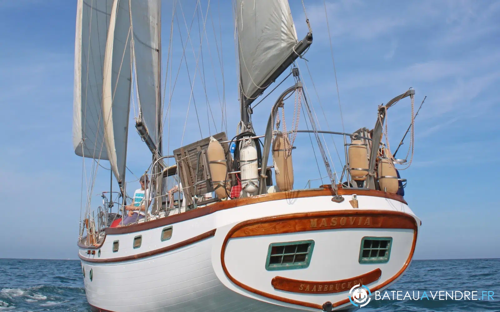 slider 1 Blue Water Vagabond 47