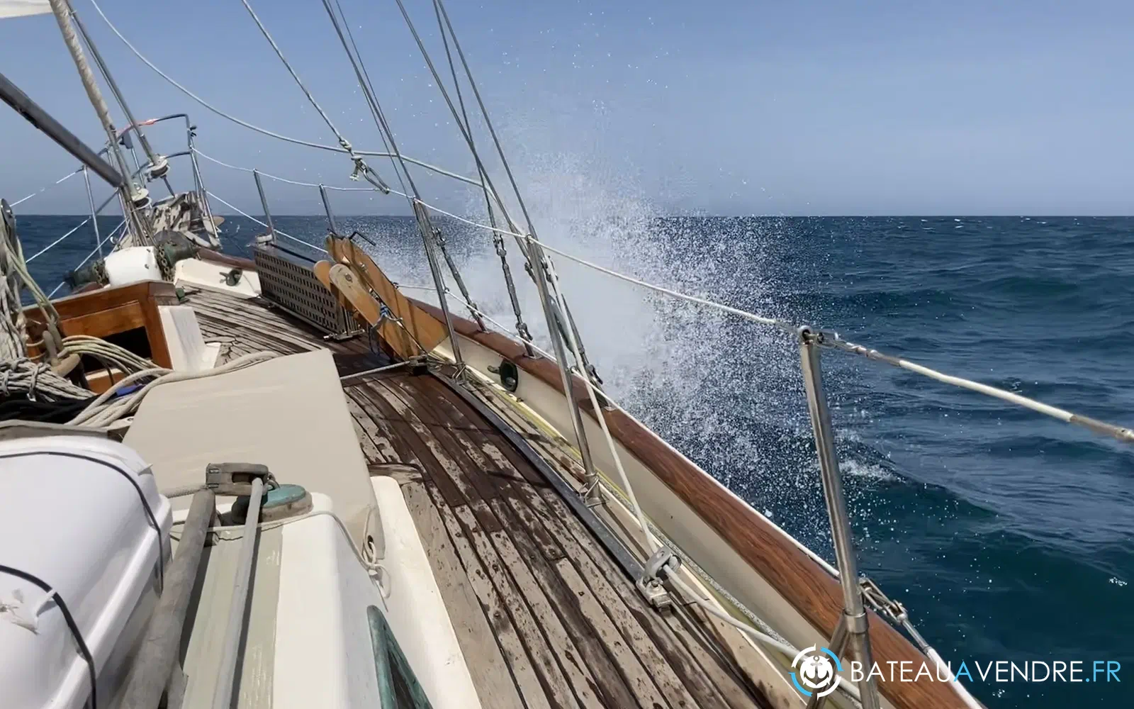 slider 3 Blue Water Vagabond 47