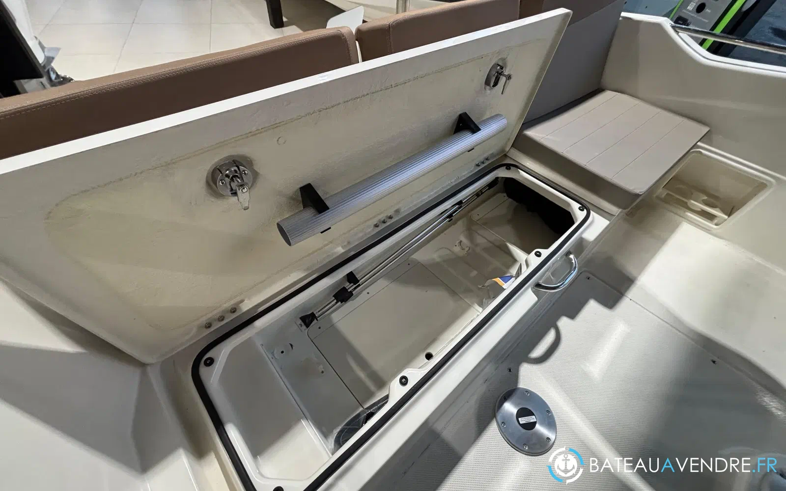 slider 8 Quicksilver Activ 675 Sundeck