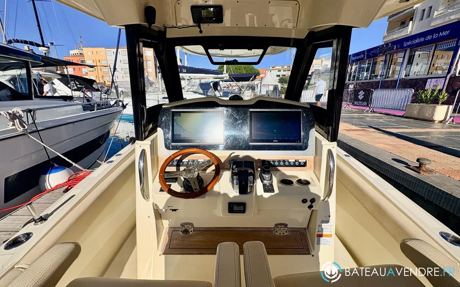 slider 11 Chris Craft Catalina 30