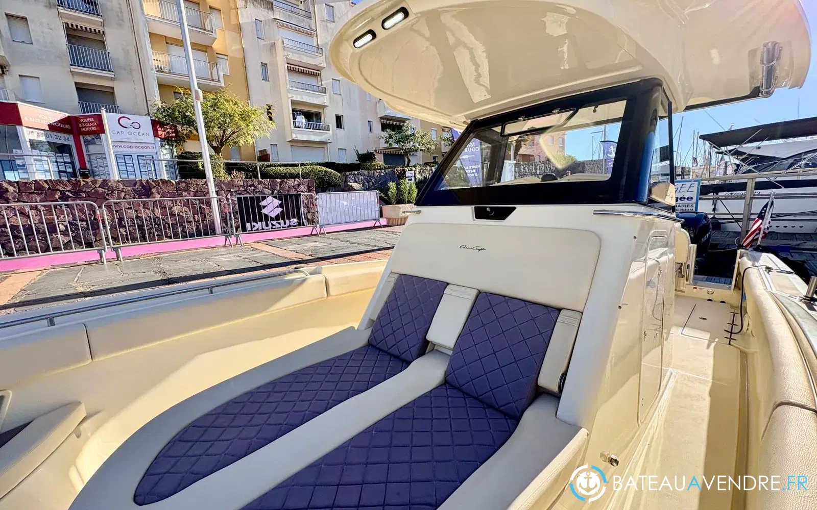 slider 16 Chris Craft Catalina 30