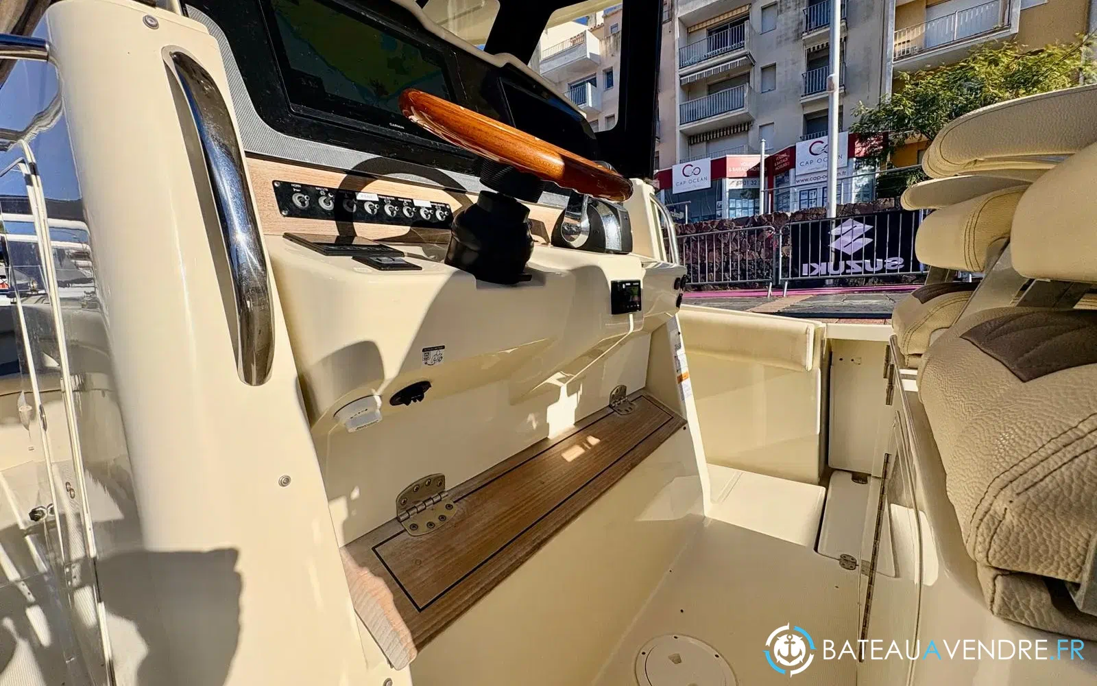 slider 10 Chris Craft Catalina 30