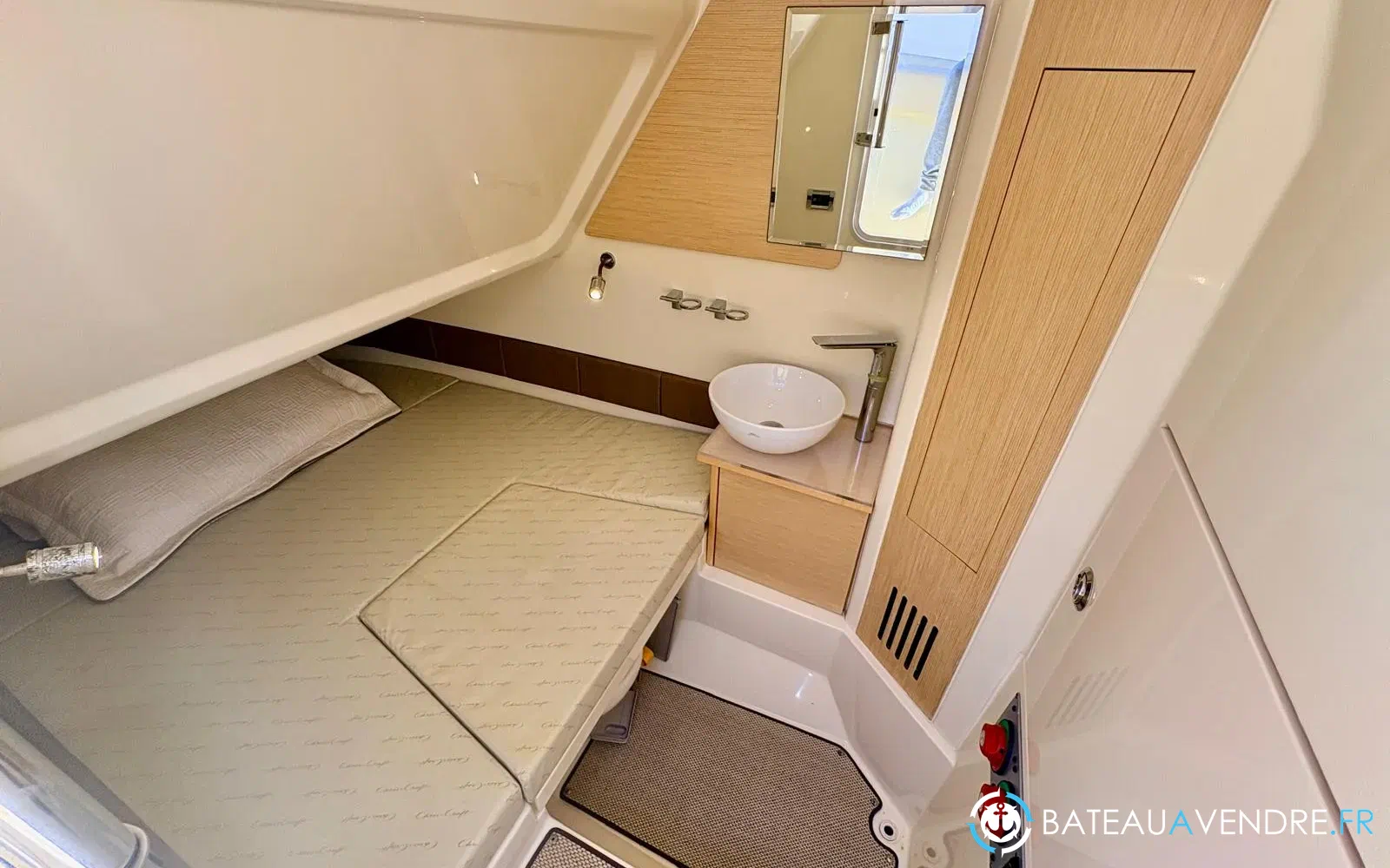slider 18 Chris Craft Catalina 30