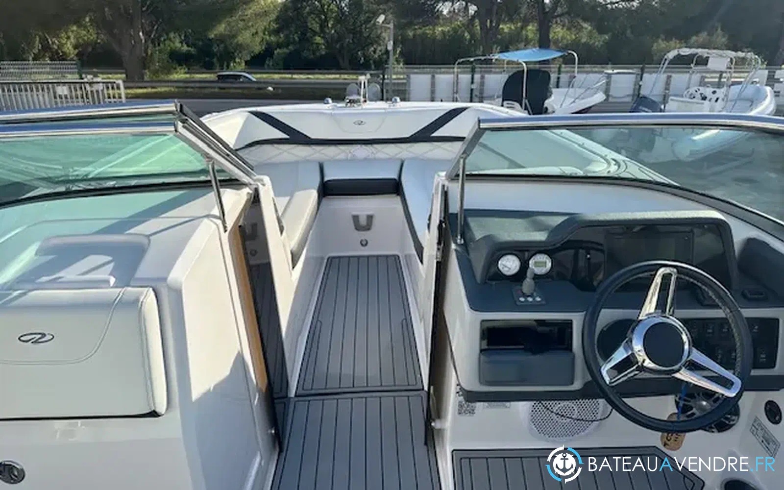 slider 10 Regal 26 Fasdeck