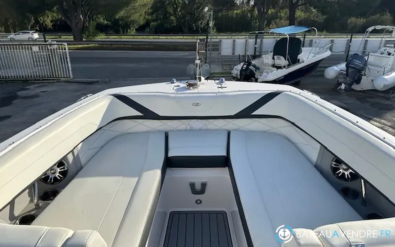 slider 11 Regal 26 Fasdeck