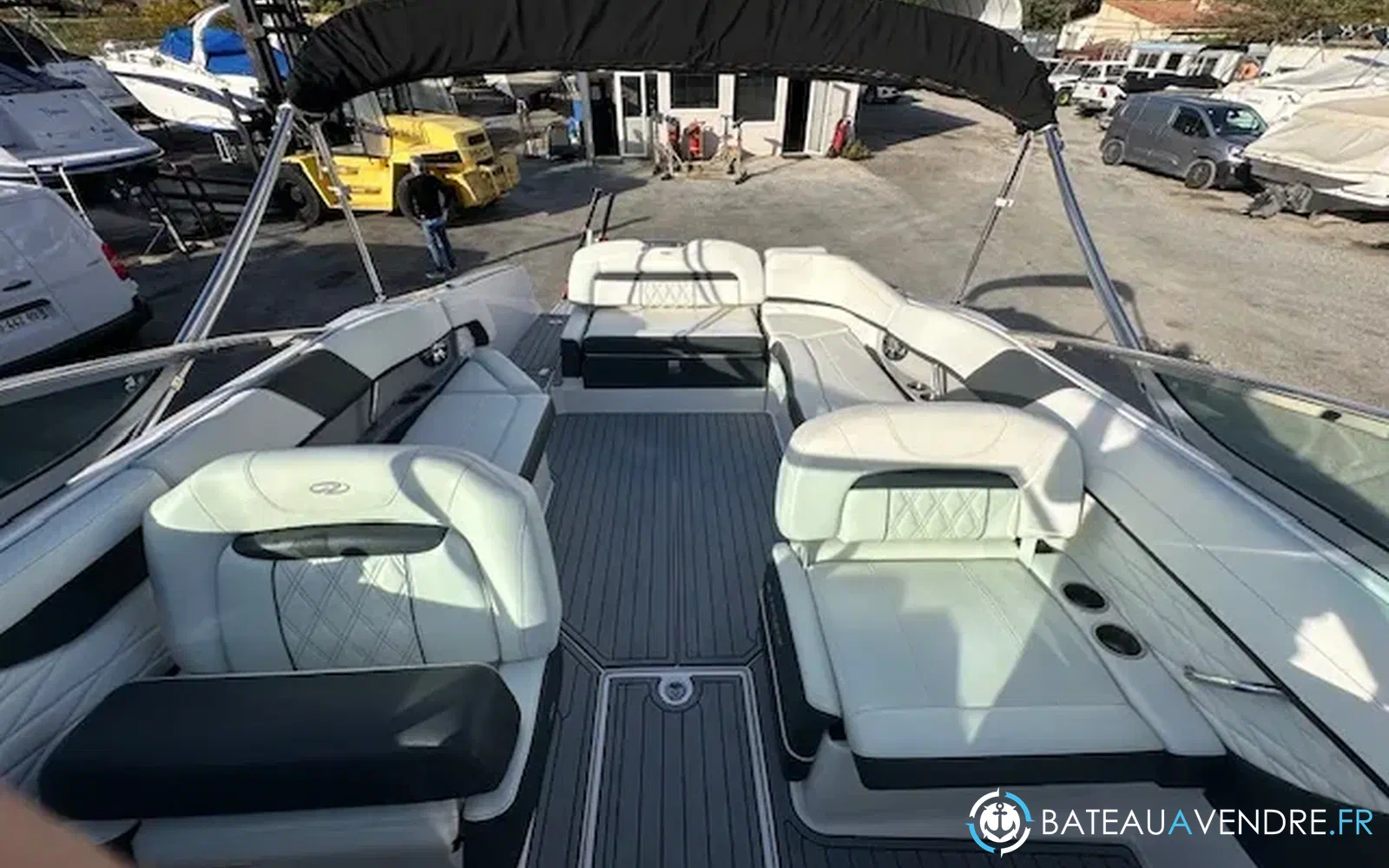slider 18 Regal 26 Fasdeck