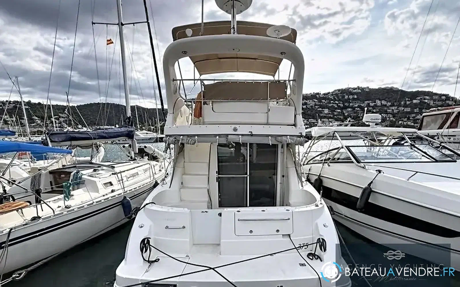 slider 3 Sea Ray 375 Sedan Bridge