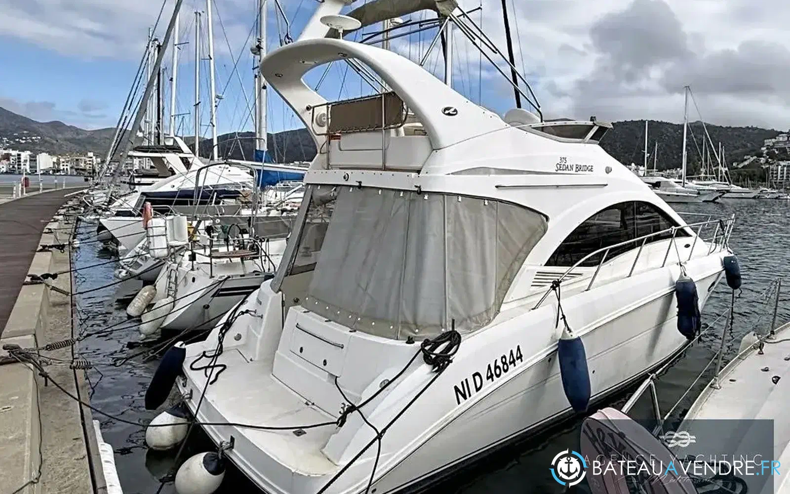 slider 4 Sea Ray 375 Sedan Bridge
