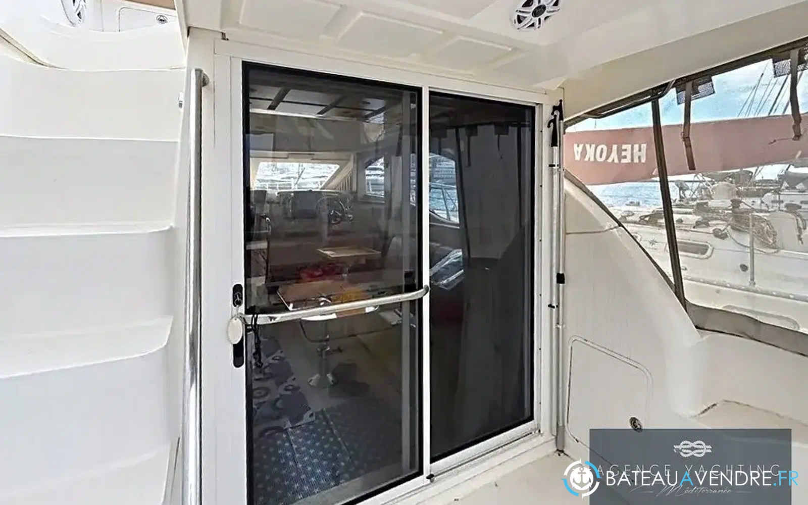 slider 5 Sea Ray 375 Sedan Bridge
