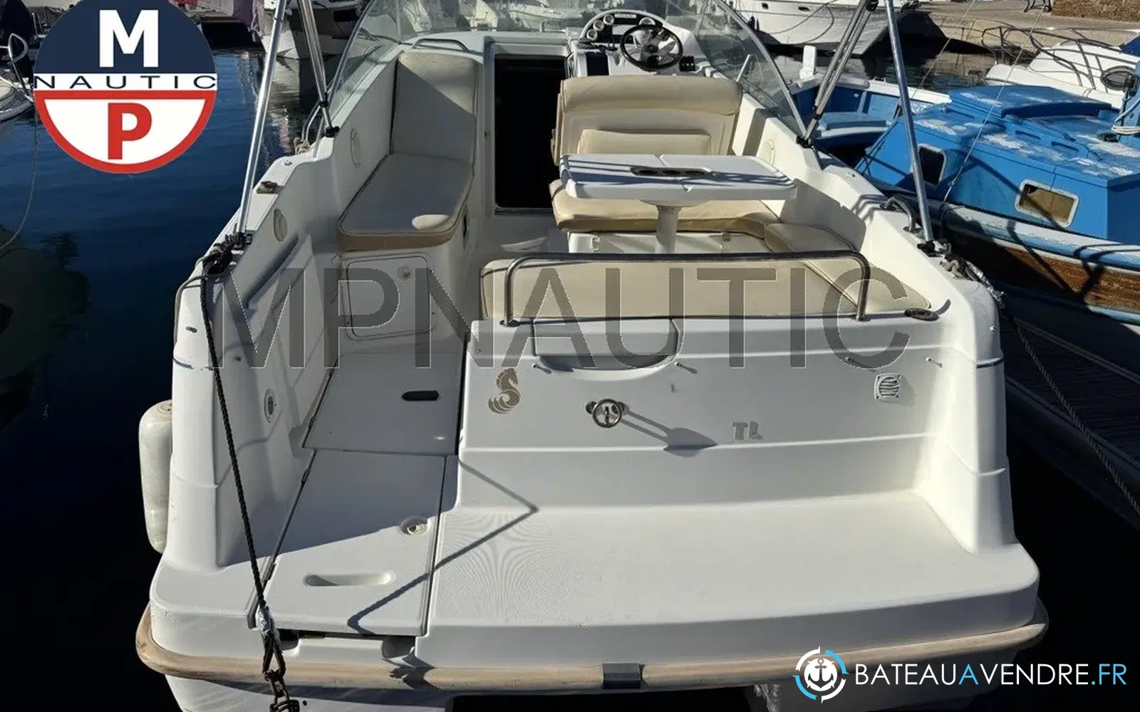 slider 1 Beneteau Flyer 701