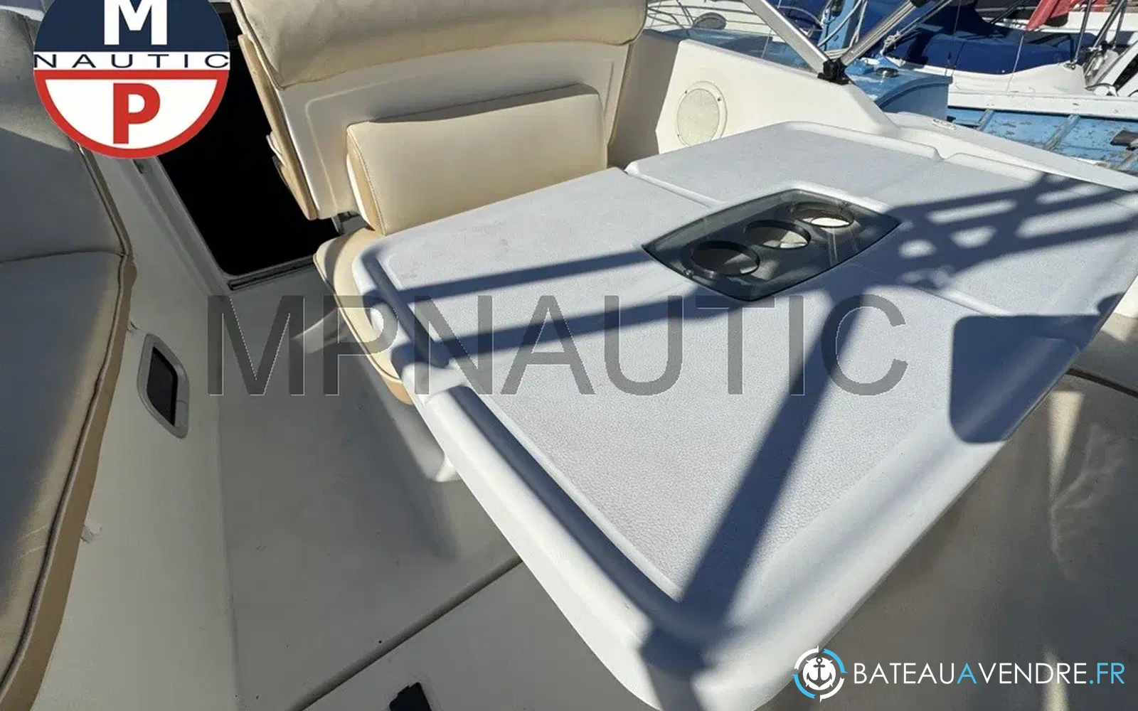 slider 2 Beneteau Flyer 701