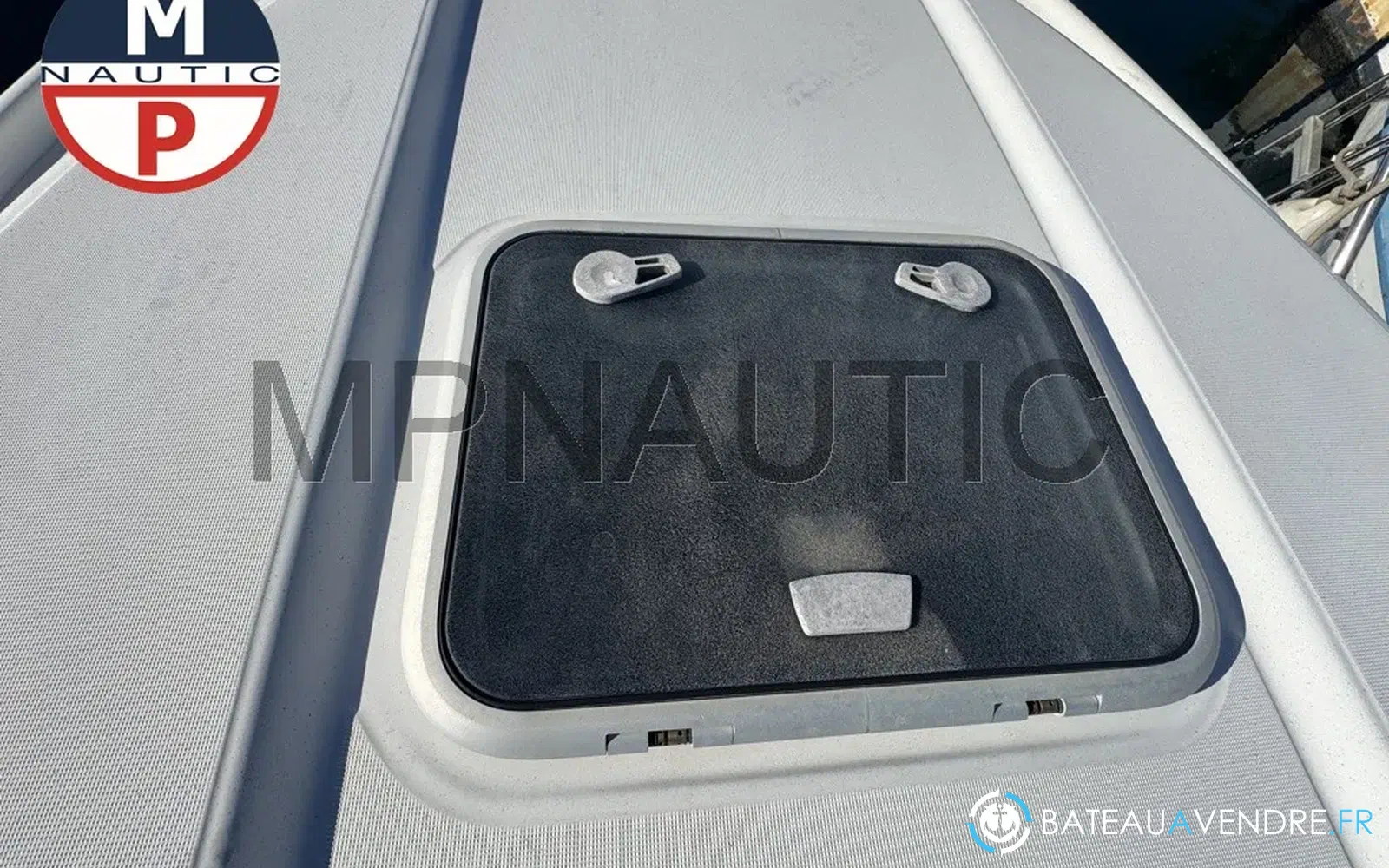 slider 7 Beneteau Flyer 701