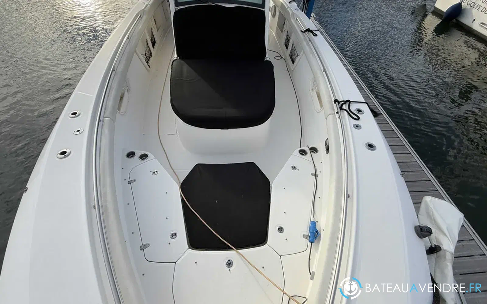 slider 10 Boston Whaler 370 Outrage