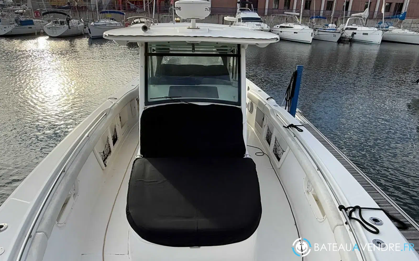 slider 11 Boston Whaler 370 Outrage