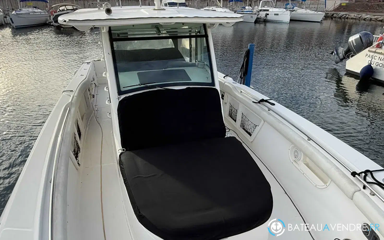 slider 12 Boston Whaler 370 Outrage