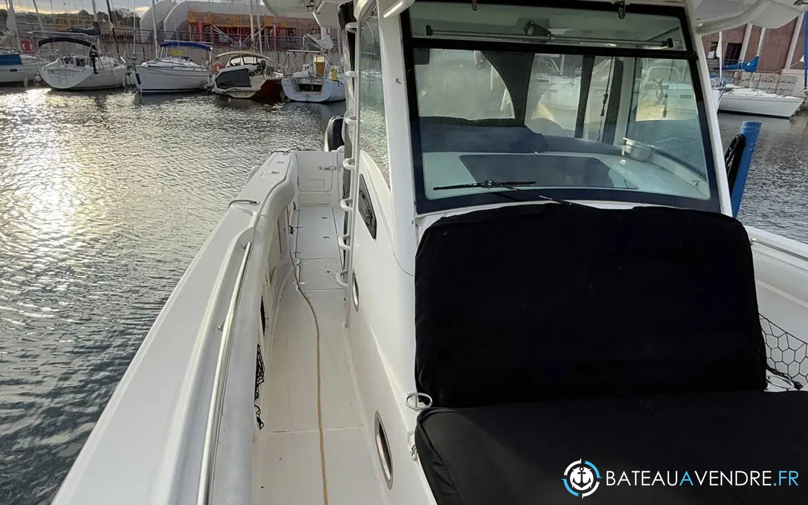 slider 13 Boston Whaler 370 Outrage