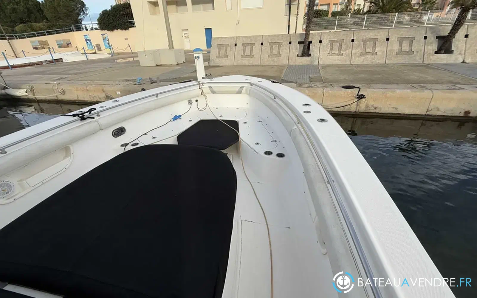 slider 14 Boston Whaler 370 Outrage