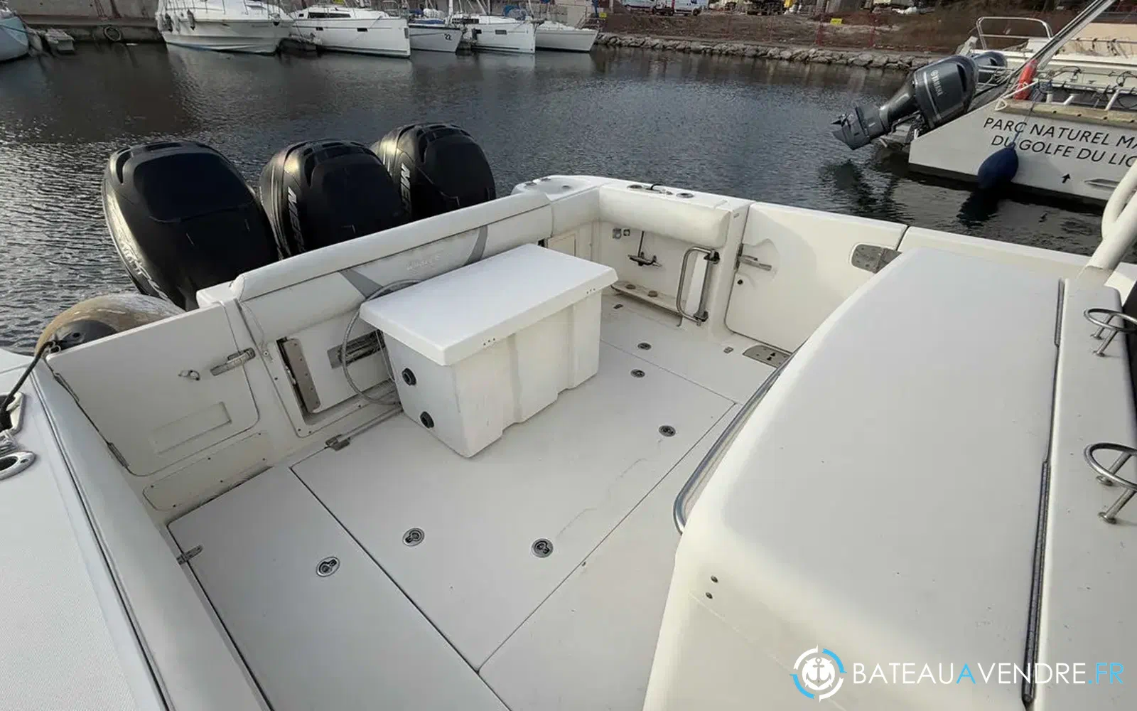 slider 15 Boston Whaler 370 Outrage