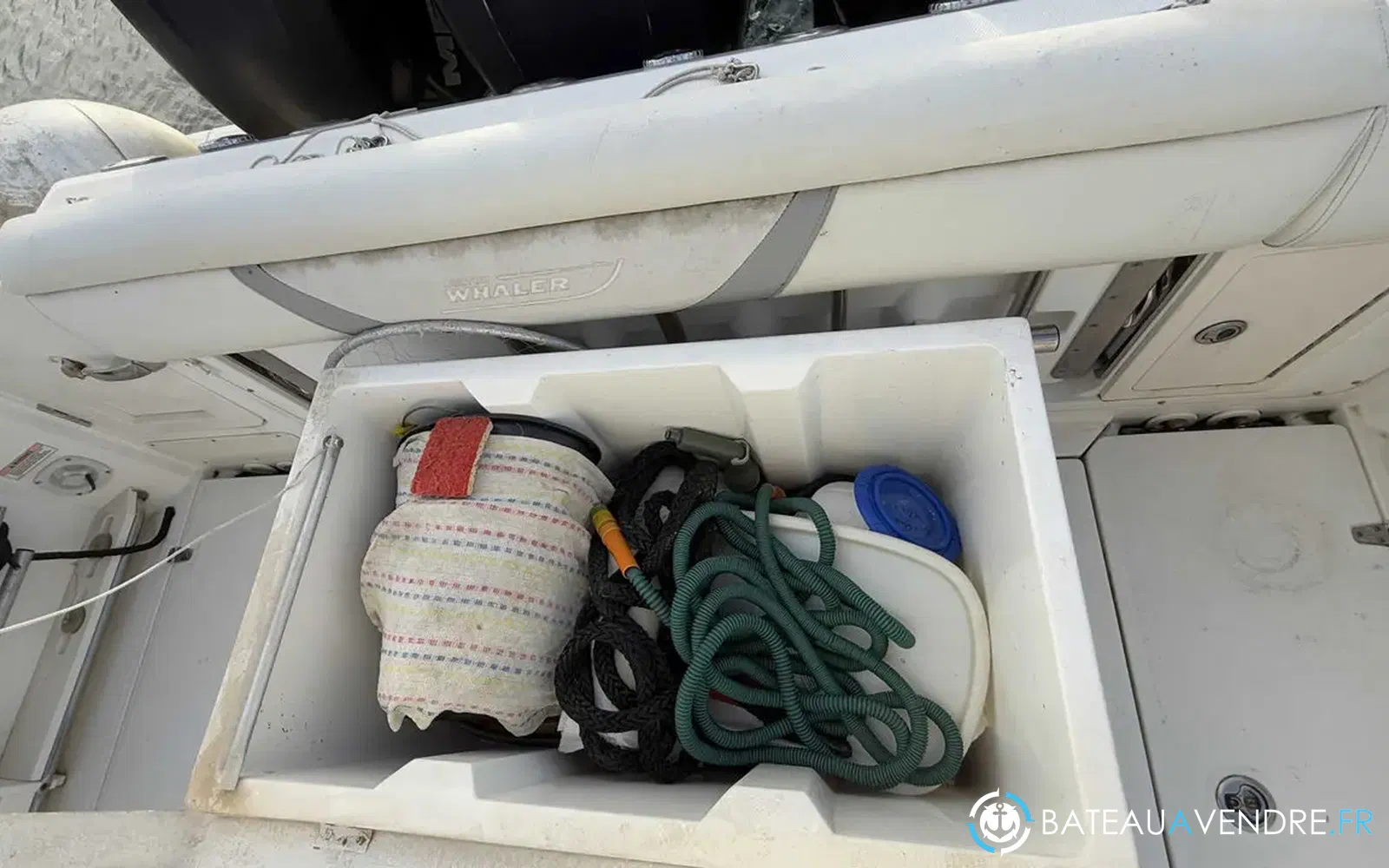 slider 16 Boston Whaler 370 Outrage