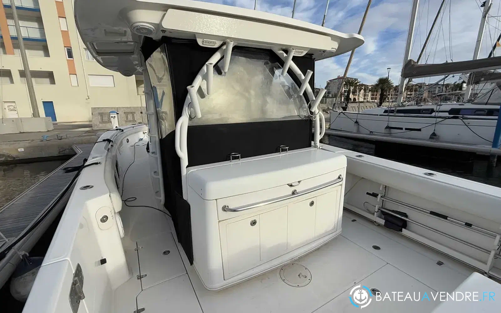 slider 17 Boston Whaler 370 Outrage