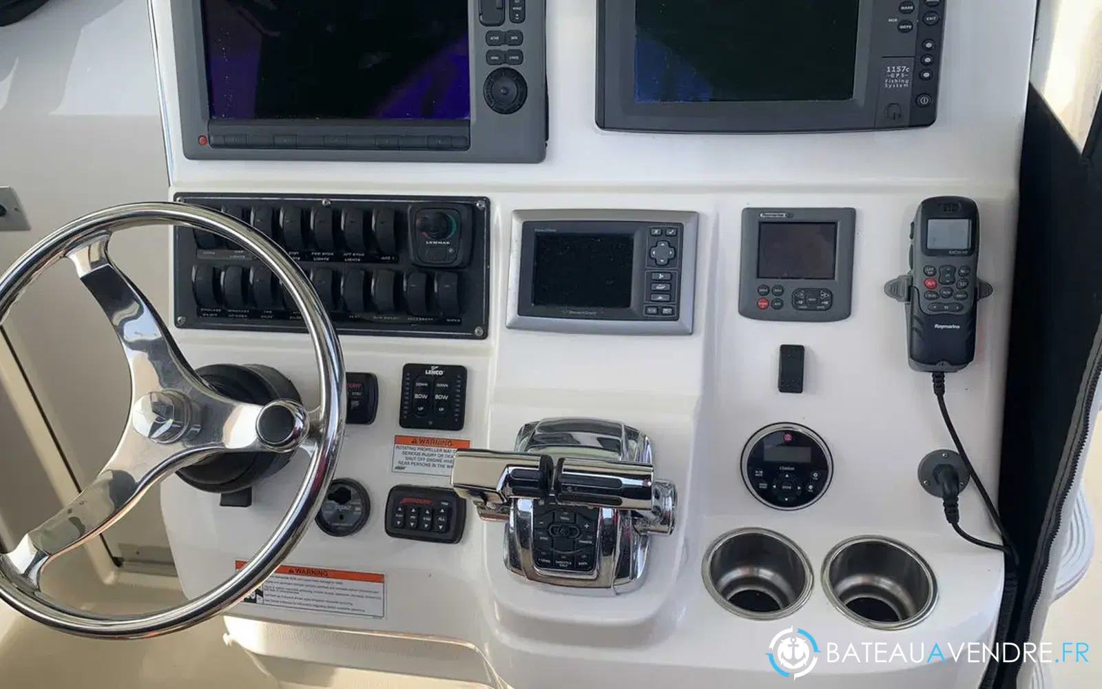 slider 2 Boston Whaler 370 Outrage