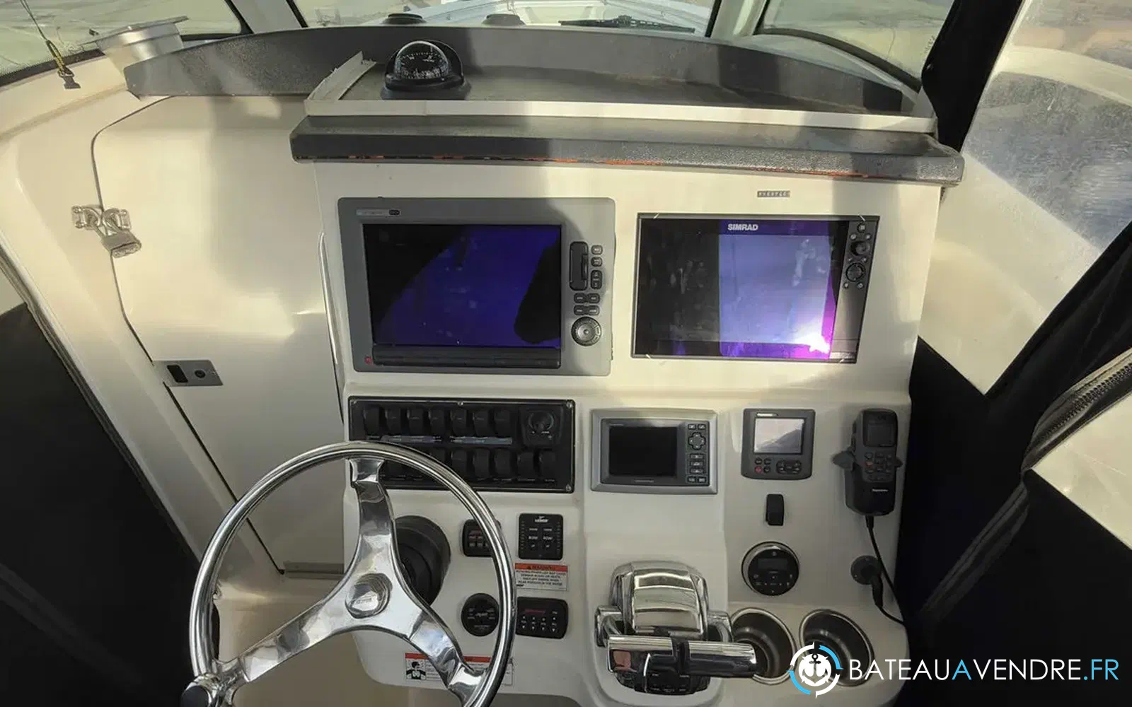 slider 30 Boston Whaler 370 Outrage