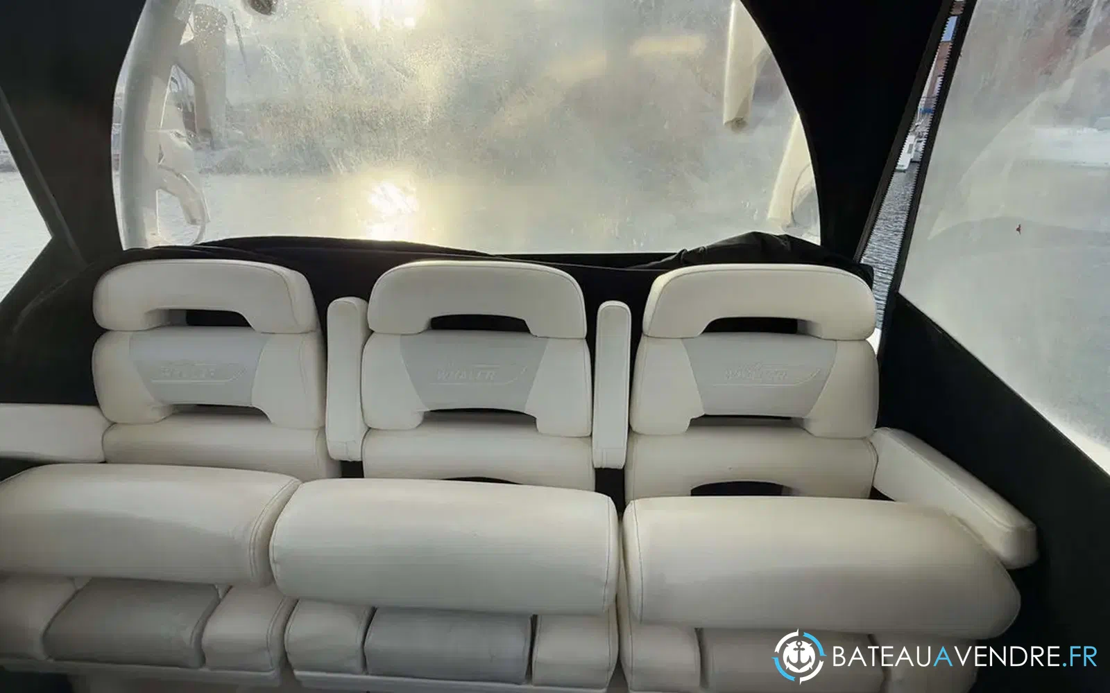 slider 33 Boston Whaler 370 Outrage