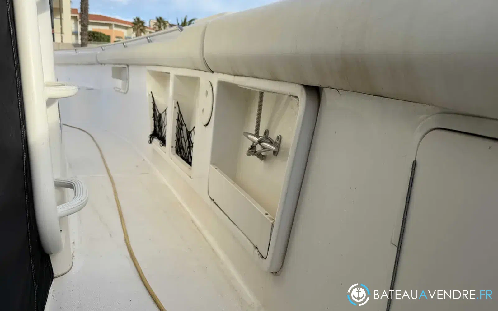 slider 34 Boston Whaler 370 Outrage
