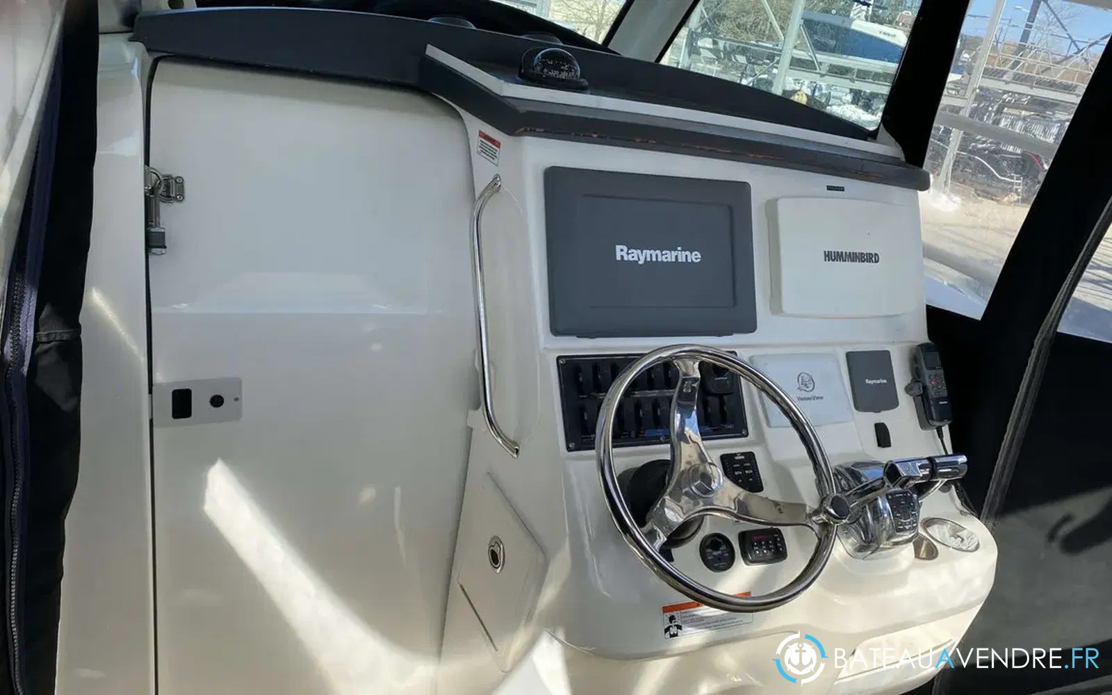 slider 3 Boston Whaler 370 Outrage