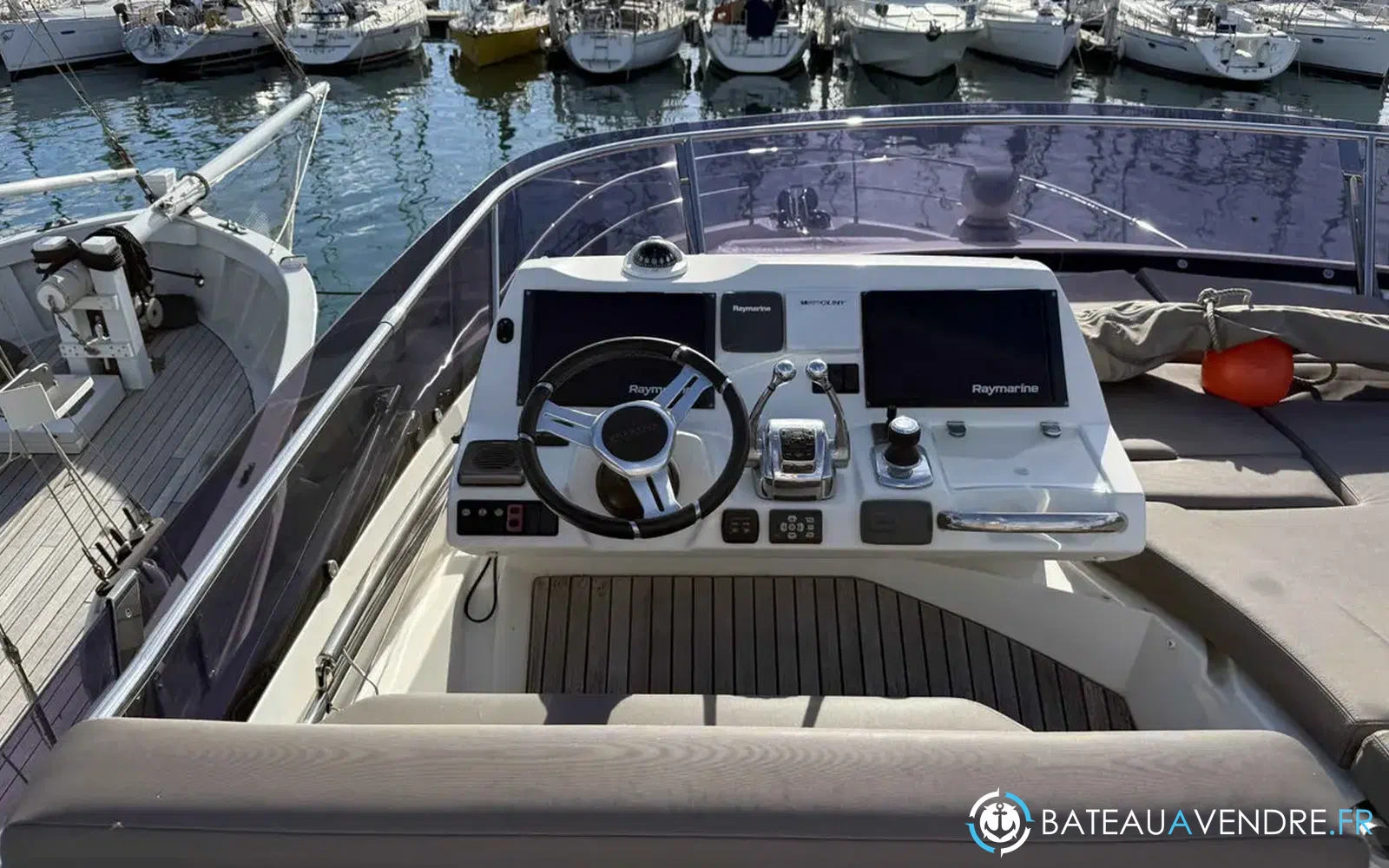 slider 13 Prestige Yachts 560 Fly