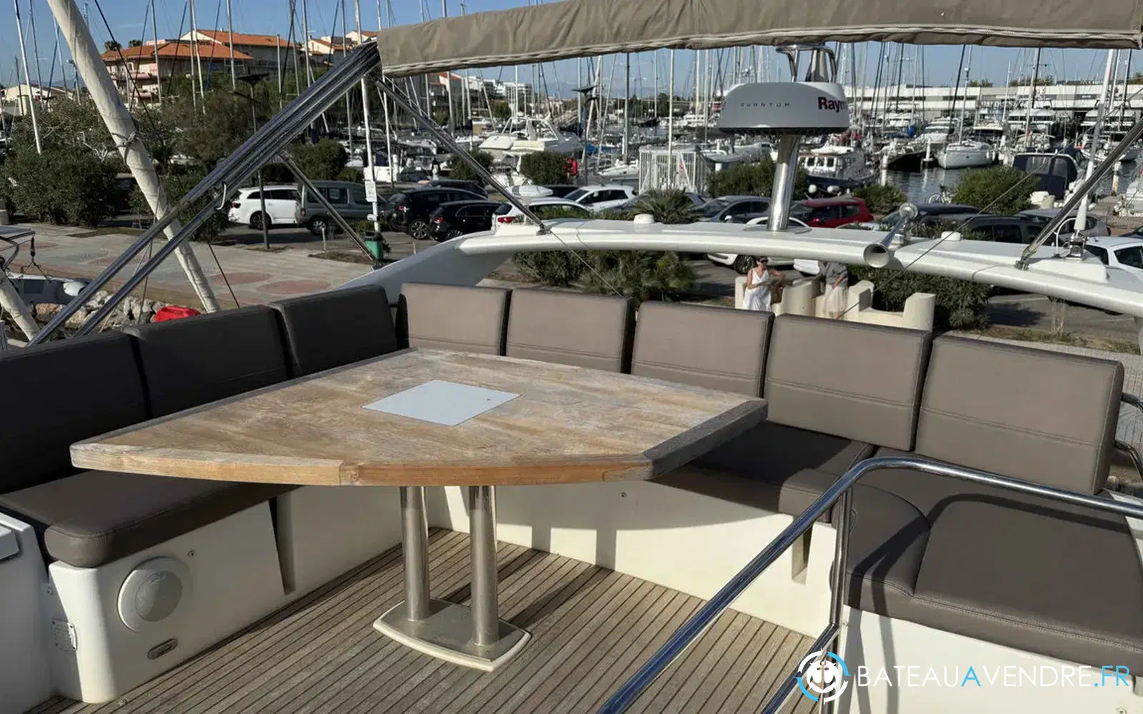 slider 14 Prestige Yachts 560 Fly