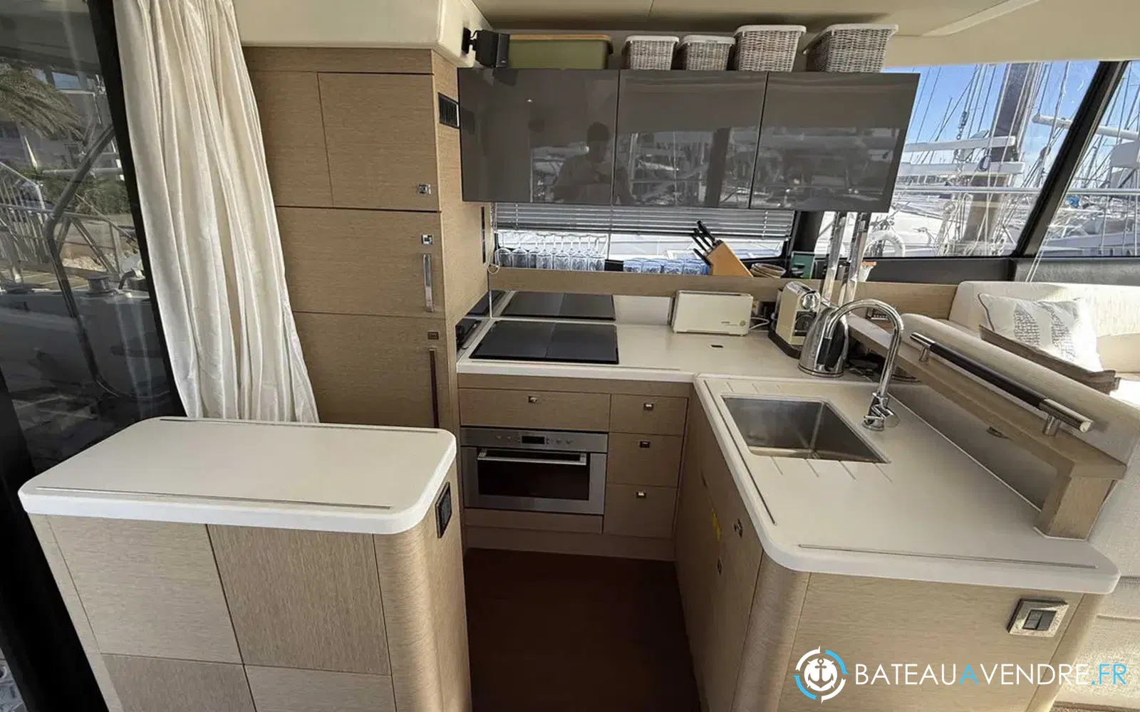 slider 19 Prestige Yachts 560 Fly