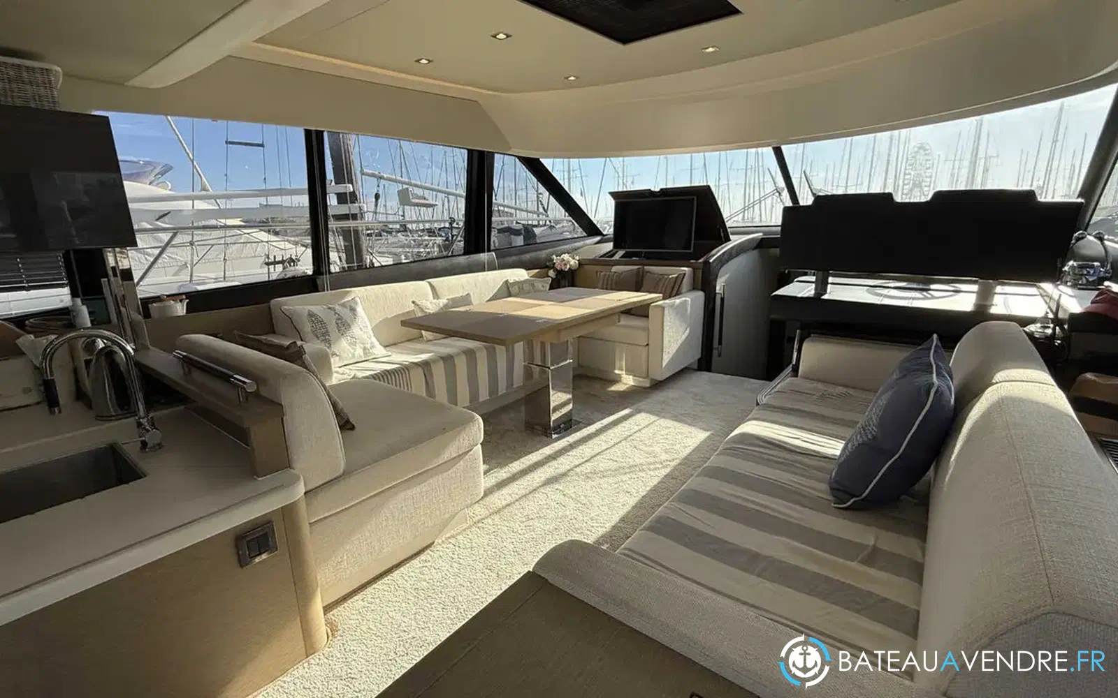 slider 20 Prestige Yachts 560 Fly