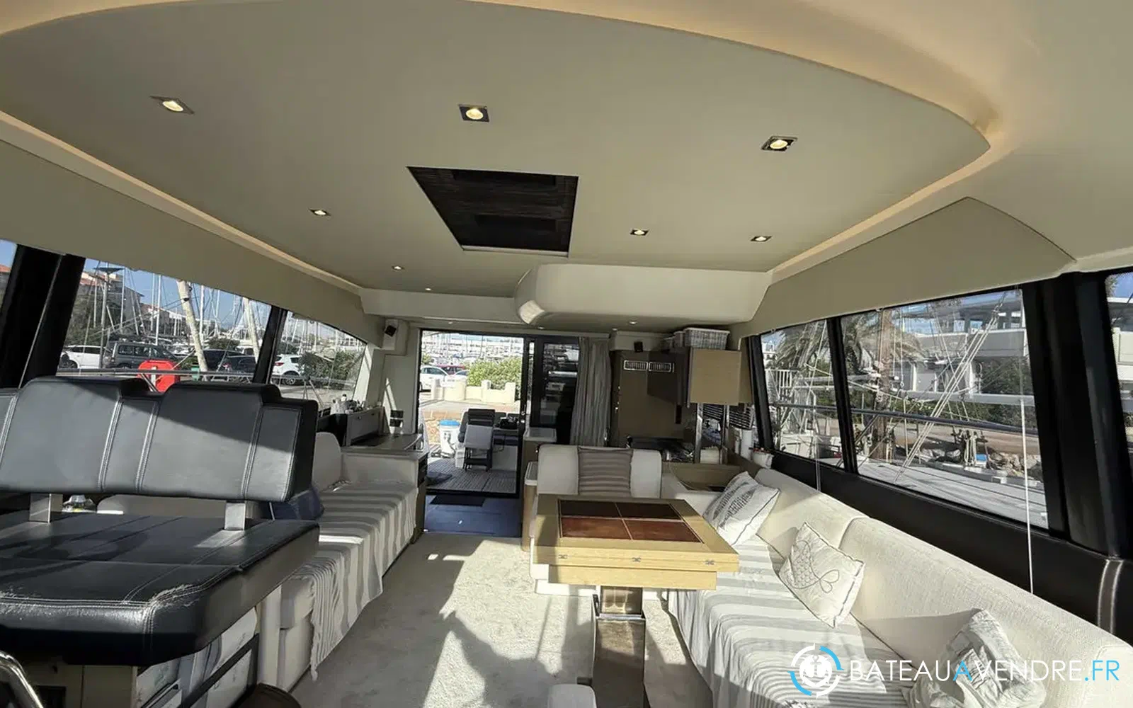 slider 26 Prestige Yachts 560 Fly