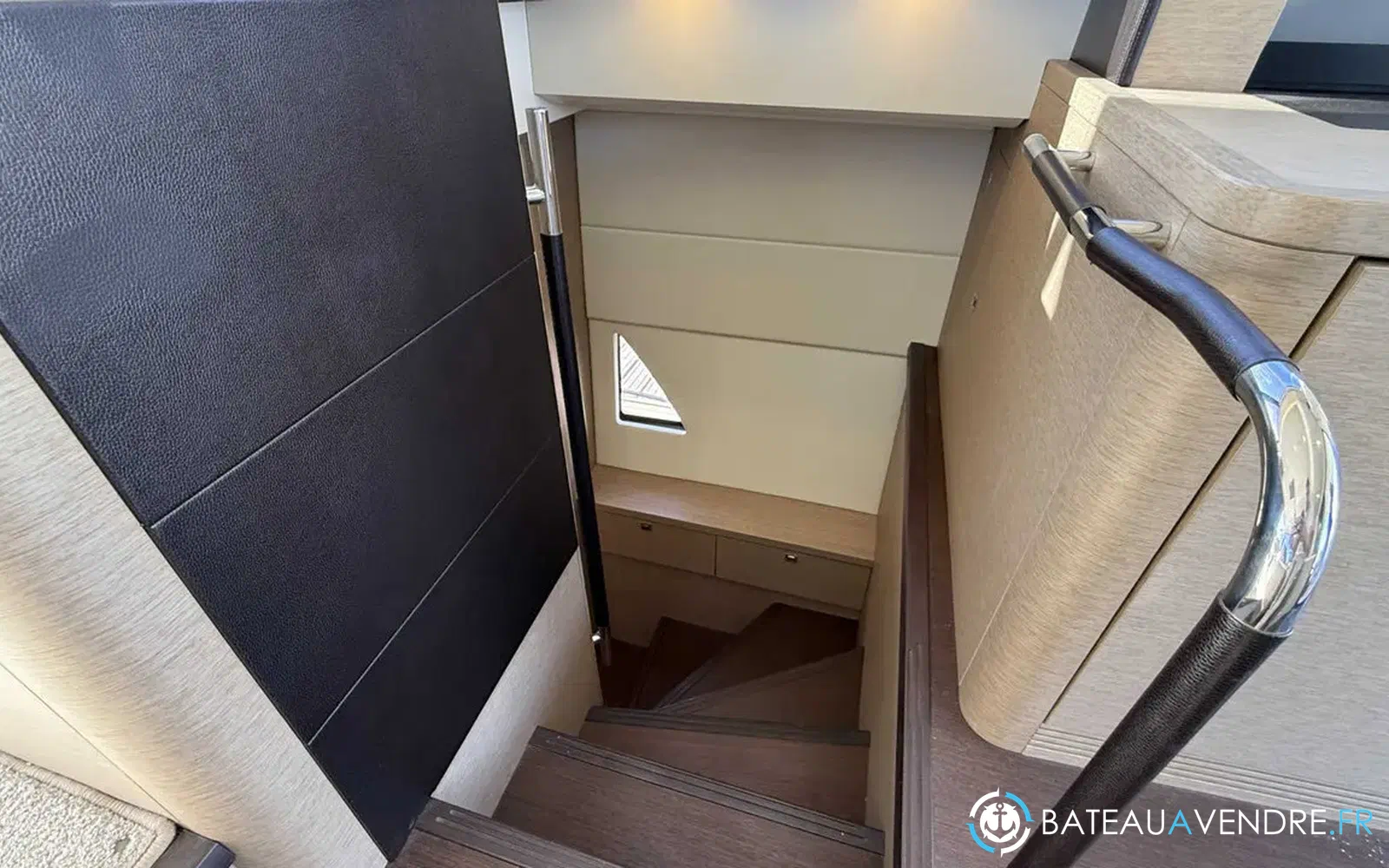 slider 27 Prestige Yachts 560 Fly