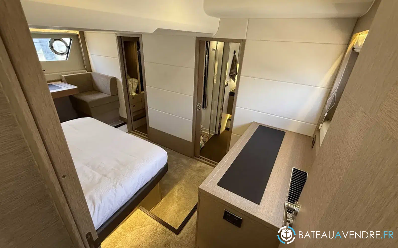 slider 30 Prestige Yachts 560 Fly