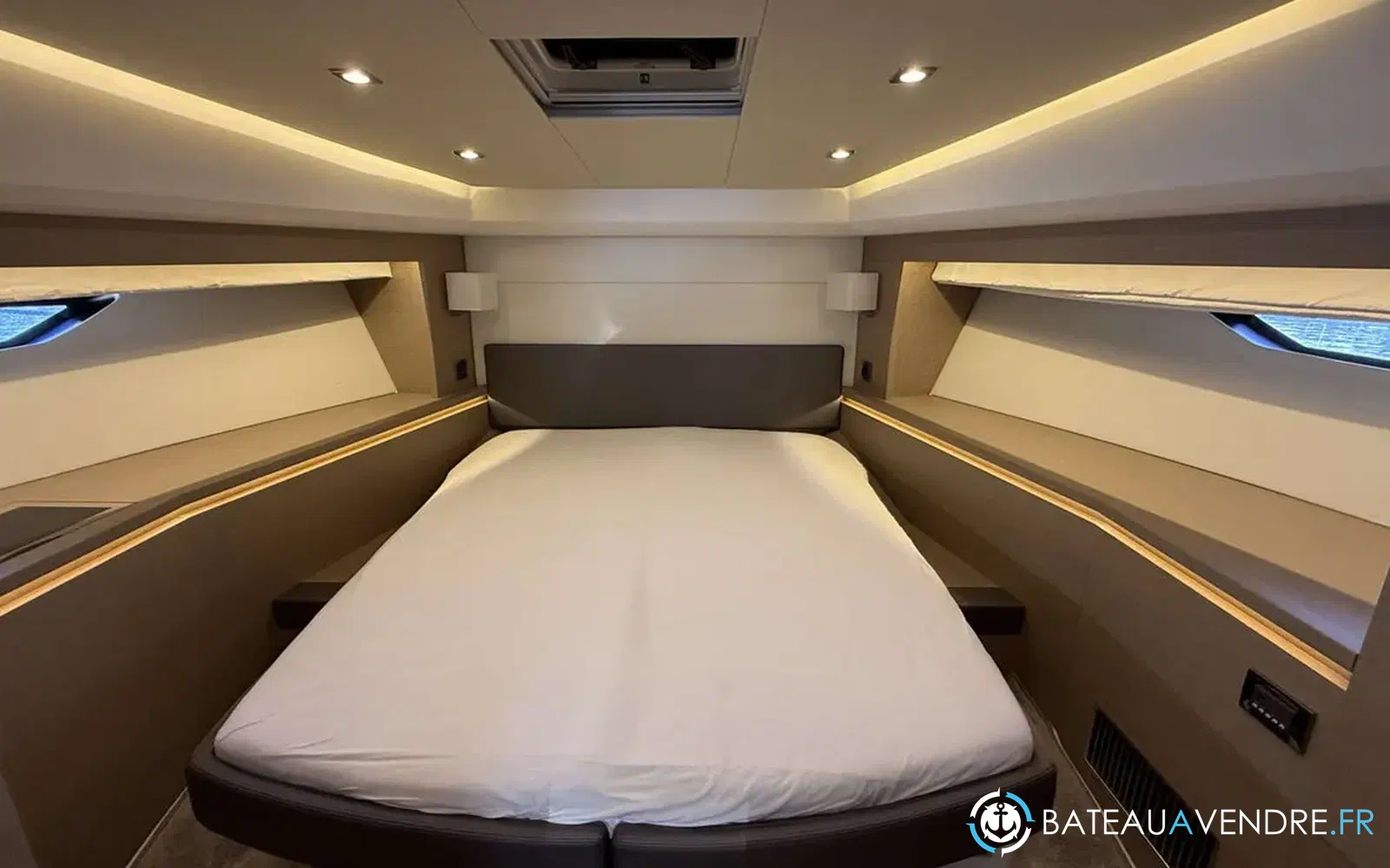 slider 35 Prestige Yachts 560 Fly