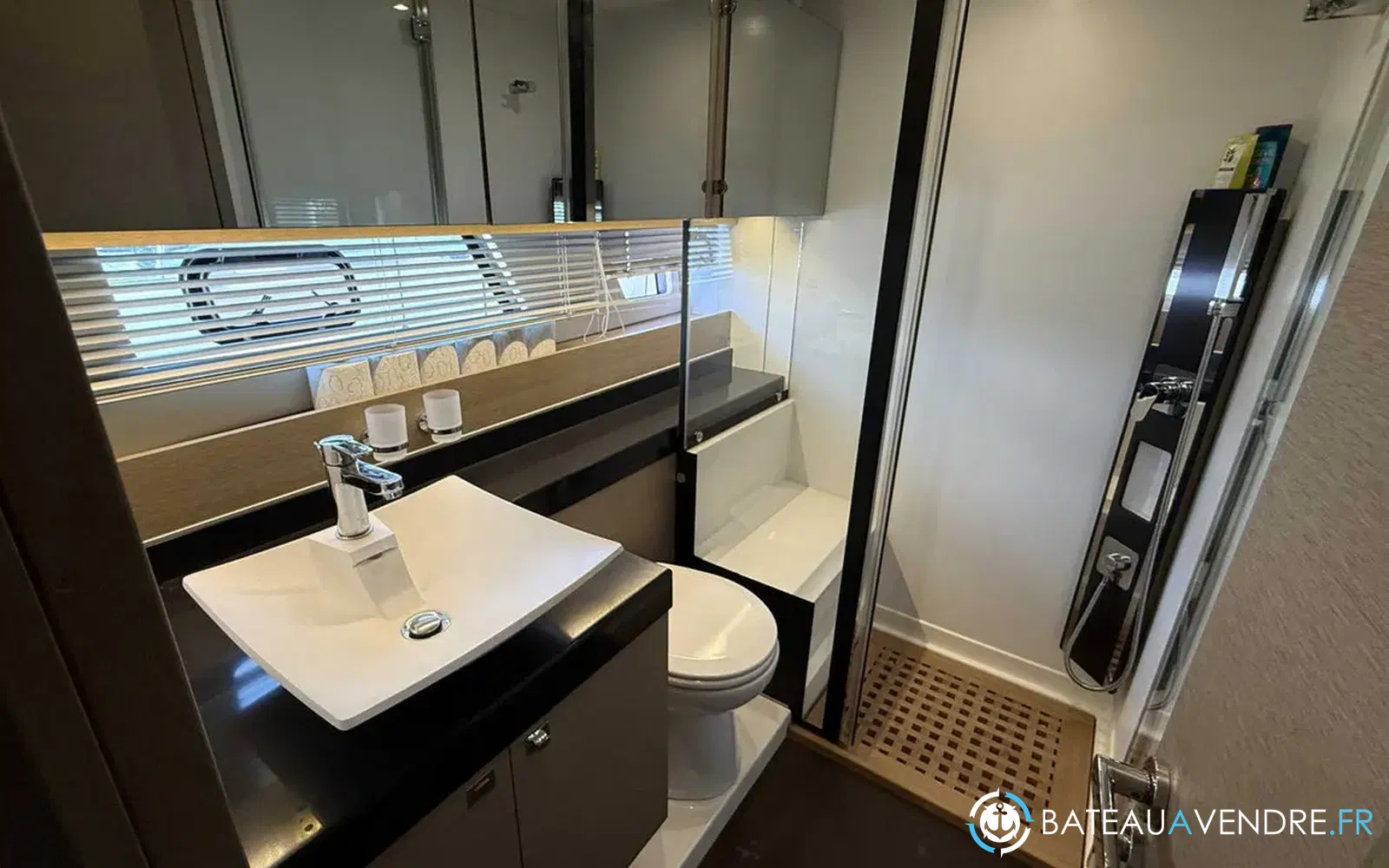 slider 37 Prestige Yachts 560 Fly